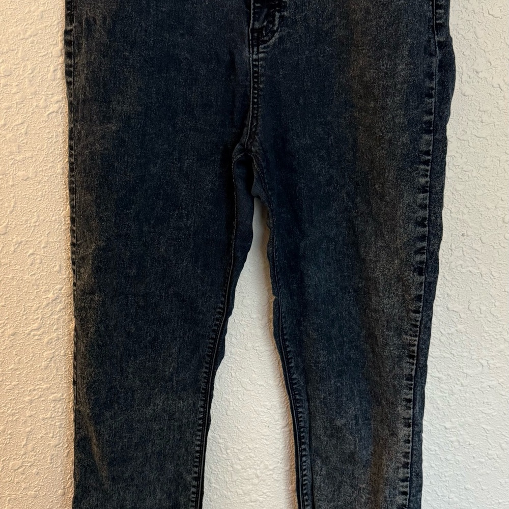 Forever 21 Black Acid Wash Skinny Jeans